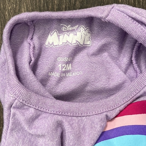 3/$15💥 Disney Minnie (Free Hugs) T-Shirt - Picture 4 of 5